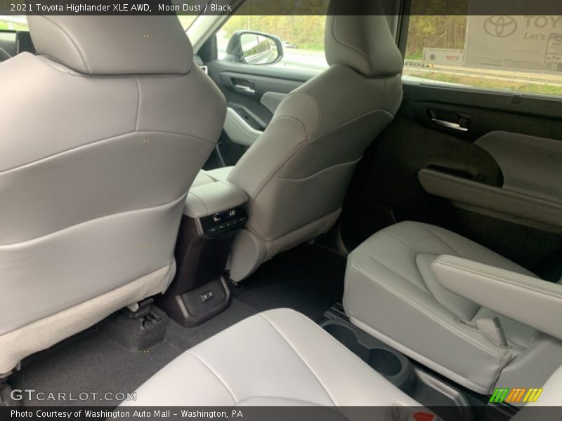 Moon Dust / Black 2021 Toyota Highlander XLE AWD