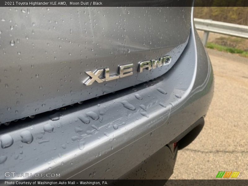 Moon Dust / Black 2021 Toyota Highlander XLE AWD