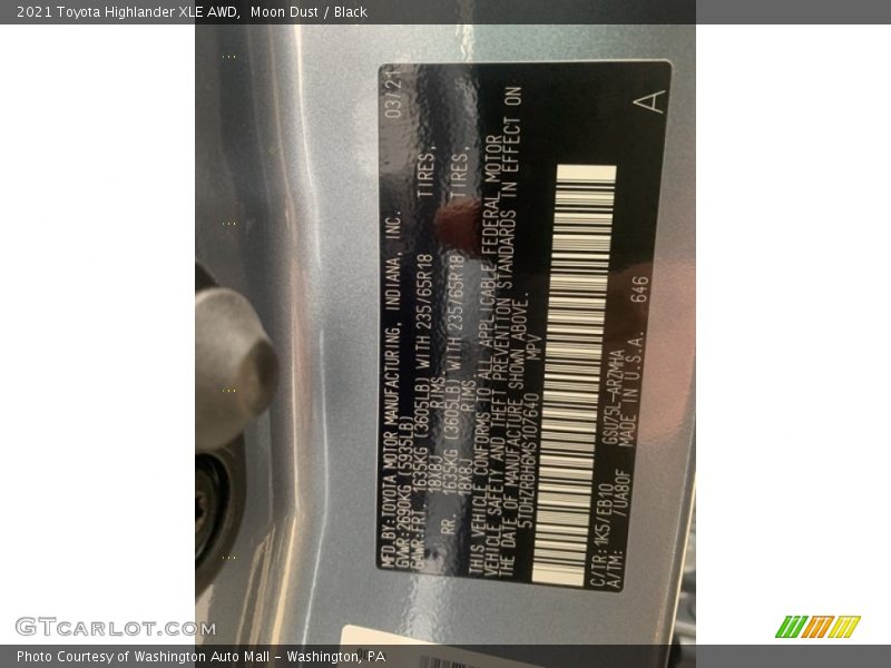 Moon Dust / Black 2021 Toyota Highlander XLE AWD