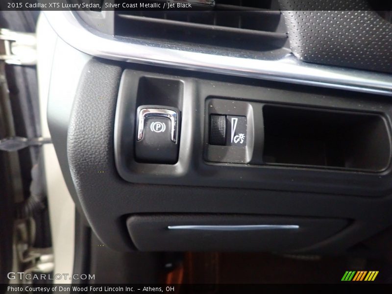 Silver Coast Metallic / Jet Black 2015 Cadillac XTS Luxury Sedan
