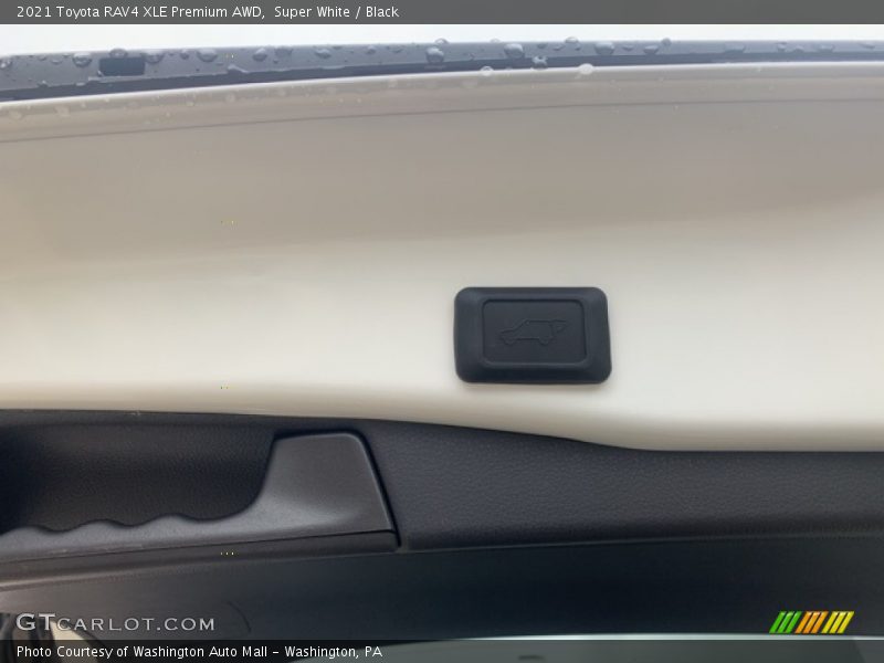 Super White / Black 2021 Toyota RAV4 XLE Premium AWD