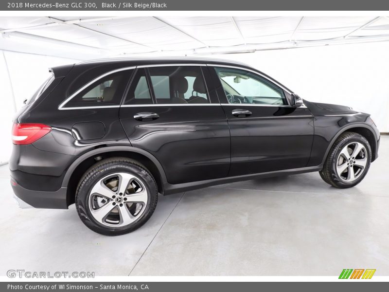 Black / Silk Beige/Black 2018 Mercedes-Benz GLC 300
