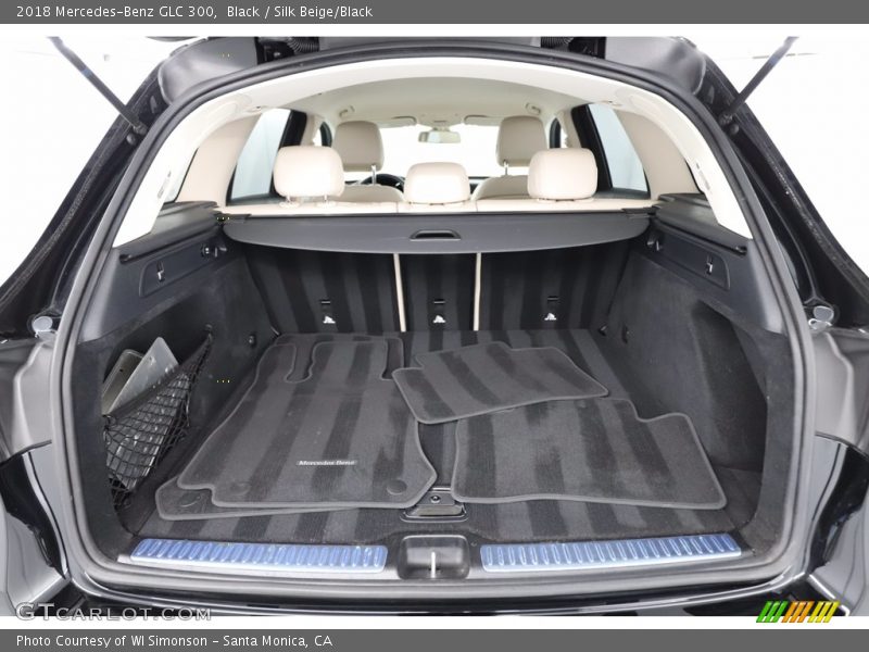 Black / Silk Beige/Black 2018 Mercedes-Benz GLC 300
