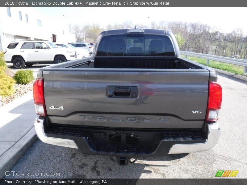 Magnetic Gray Metallic / Graphite w/Gun Metal 2018 Toyota Tacoma SR5 Double Cab 4x4