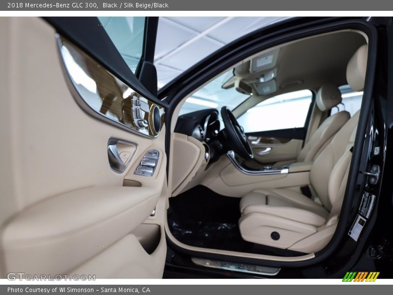 Black / Silk Beige/Black 2018 Mercedes-Benz GLC 300