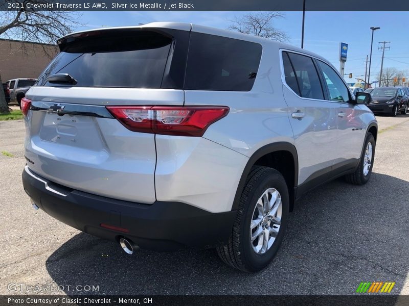 Silver Ice Metallic / Jet Black 2021 Chevrolet Traverse LS AWD