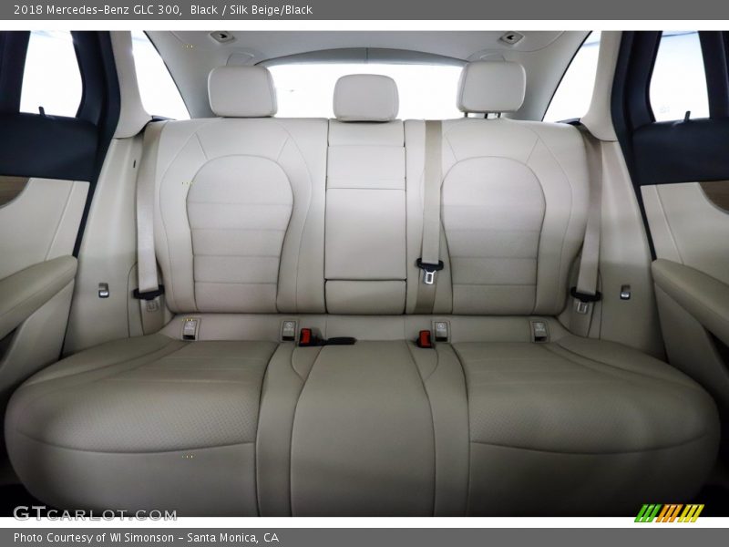 Black / Silk Beige/Black 2018 Mercedes-Benz GLC 300