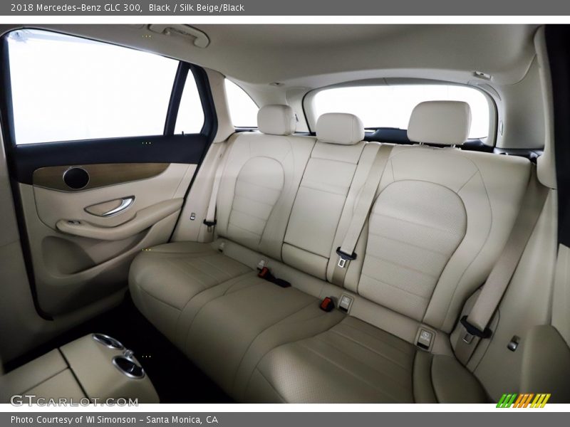 Black / Silk Beige/Black 2018 Mercedes-Benz GLC 300
