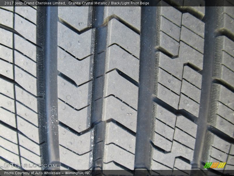 Granite Crystal Metallic / Black/Light Frost Beige 2017 Jeep Grand Cherokee Limited