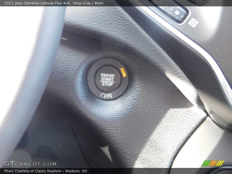 Sting-Gray / Black 2021 Jeep Cherokee Latitude Plus 4x4