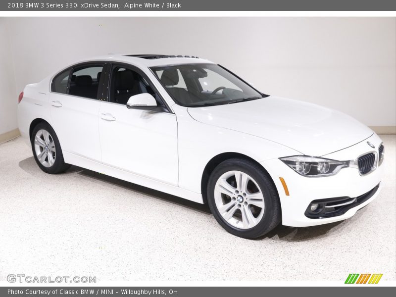 Alpine White / Black 2018 BMW 3 Series 330i xDrive Sedan