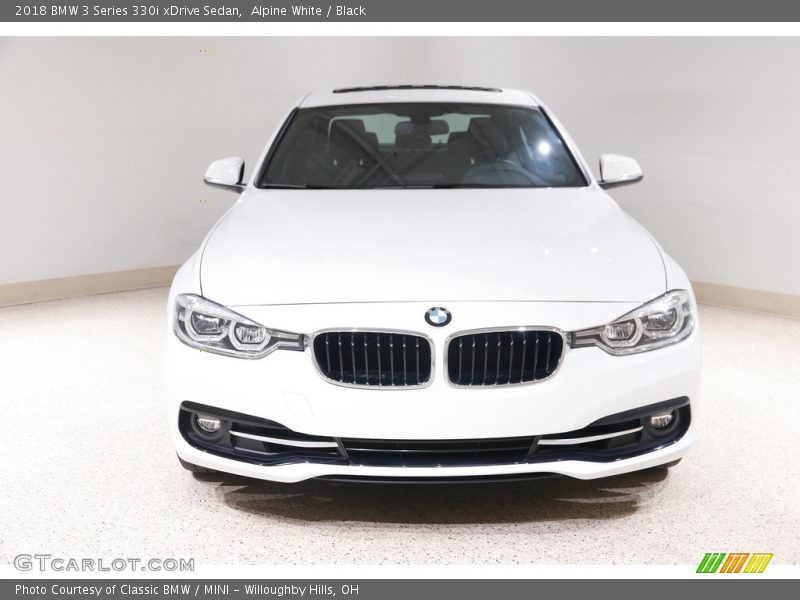 Alpine White / Black 2018 BMW 3 Series 330i xDrive Sedan