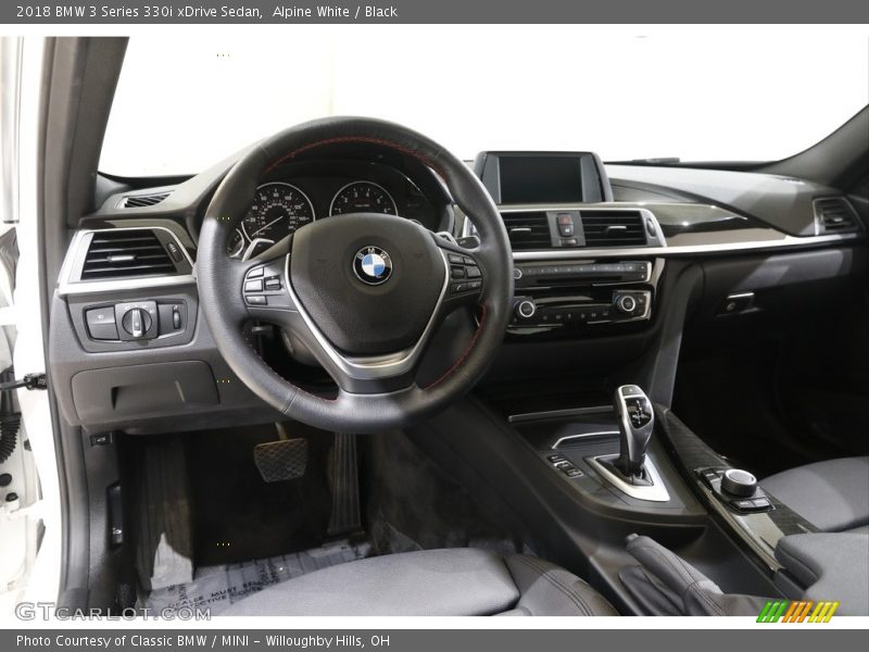 Alpine White / Black 2018 BMW 3 Series 330i xDrive Sedan