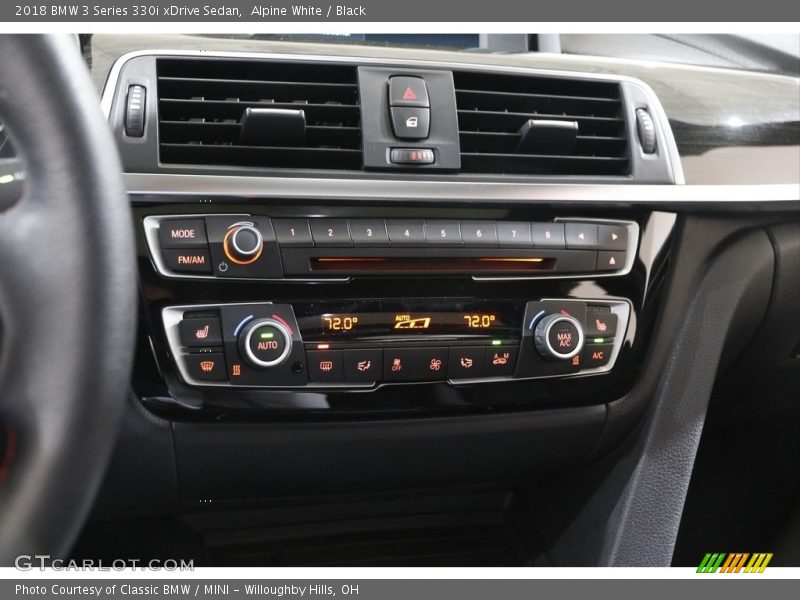 Alpine White / Black 2018 BMW 3 Series 330i xDrive Sedan