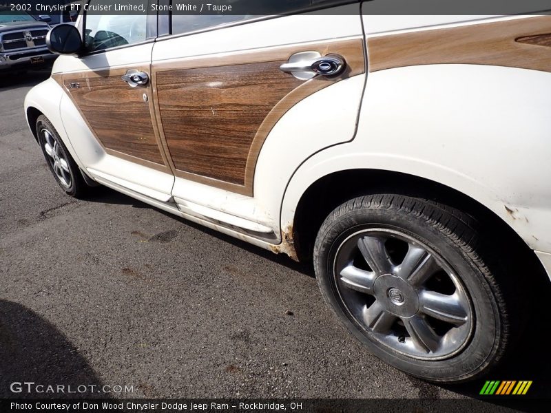 Stone White / Taupe 2002 Chrysler PT Cruiser Limited