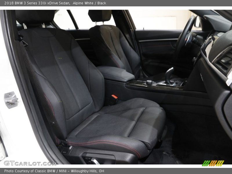 Alpine White / Black 2018 BMW 3 Series 330i xDrive Sedan