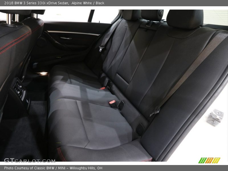Alpine White / Black 2018 BMW 3 Series 330i xDrive Sedan