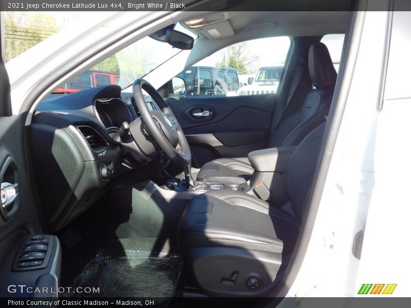 Bright White / Black 2021 Jeep Cherokee Latitude Lux 4x4