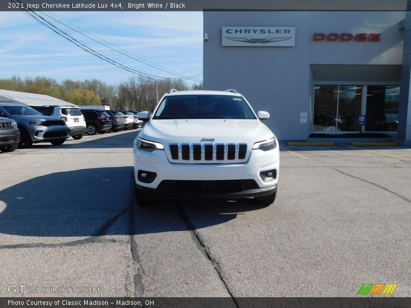 Bright White / Black 2021 Jeep Cherokee Latitude Lux 4x4