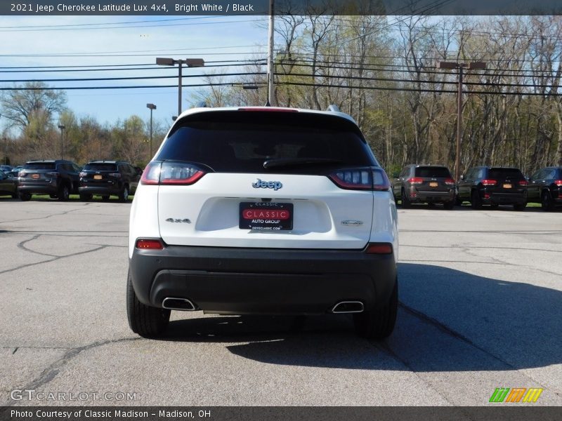 Bright White / Black 2021 Jeep Cherokee Latitude Lux 4x4