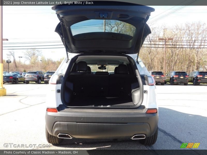 Bright White / Black 2021 Jeep Cherokee Latitude Lux 4x4