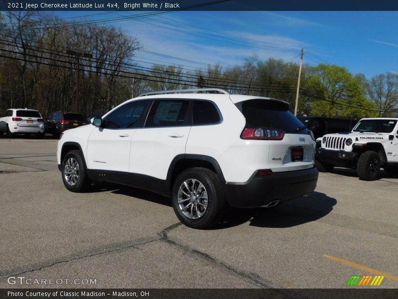Bright White / Black 2021 Jeep Cherokee Latitude Lux 4x4