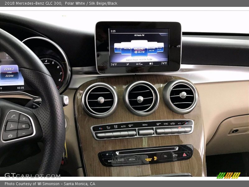 Polar White / Silk Beige/Black 2018 Mercedes-Benz GLC 300