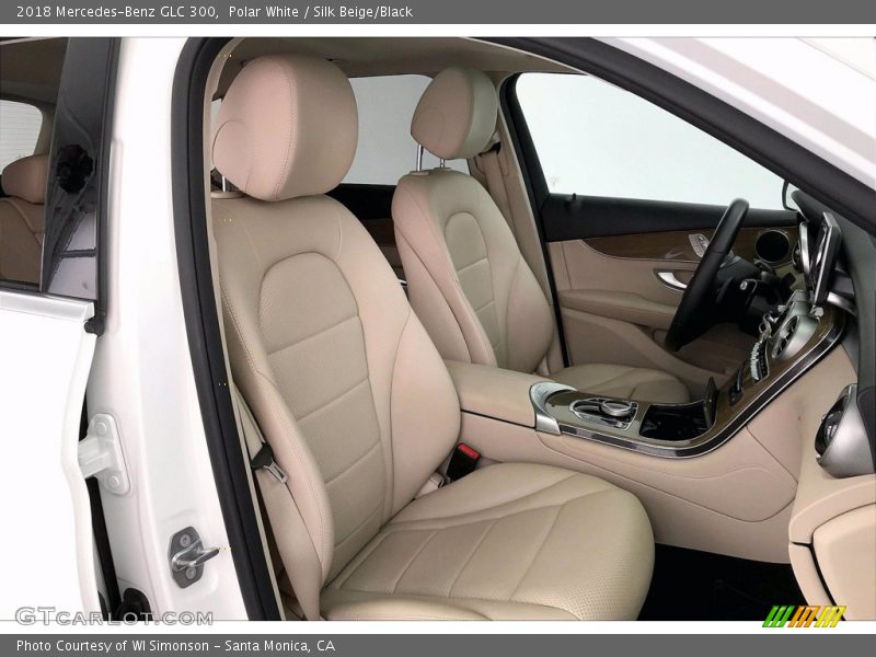 Polar White / Silk Beige/Black 2018 Mercedes-Benz GLC 300
