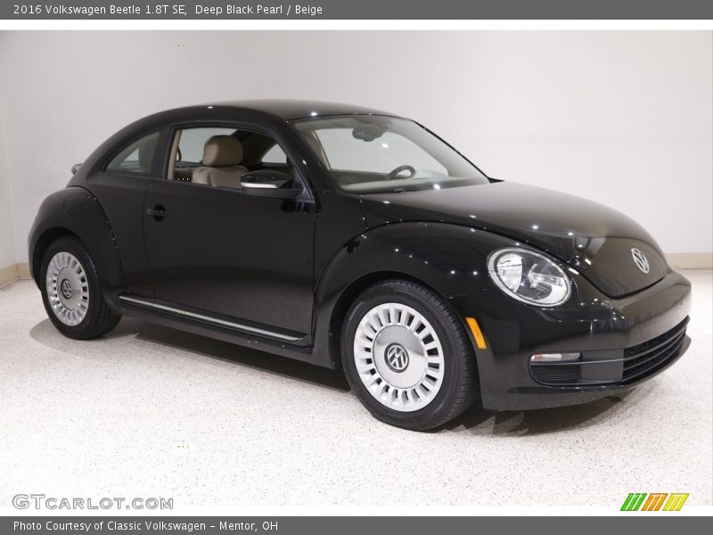 Deep Black Pearl / Beige 2016 Volkswagen Beetle 1.8T SE
