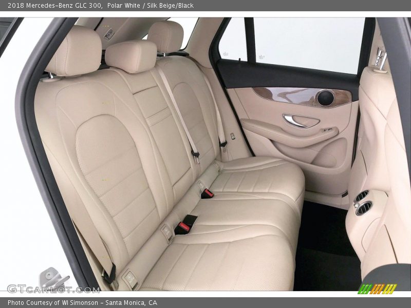 Polar White / Silk Beige/Black 2018 Mercedes-Benz GLC 300