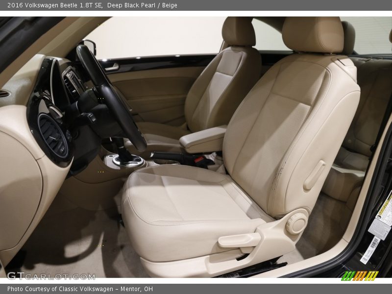 Deep Black Pearl / Beige 2016 Volkswagen Beetle 1.8T SE