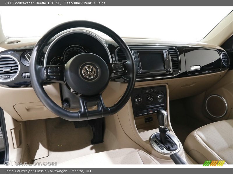 Deep Black Pearl / Beige 2016 Volkswagen Beetle 1.8T SE