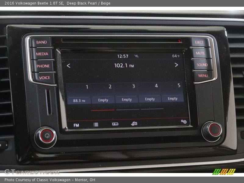 Deep Black Pearl / Beige 2016 Volkswagen Beetle 1.8T SE