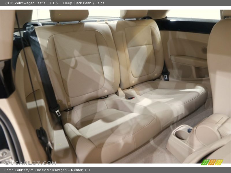 Deep Black Pearl / Beige 2016 Volkswagen Beetle 1.8T SE