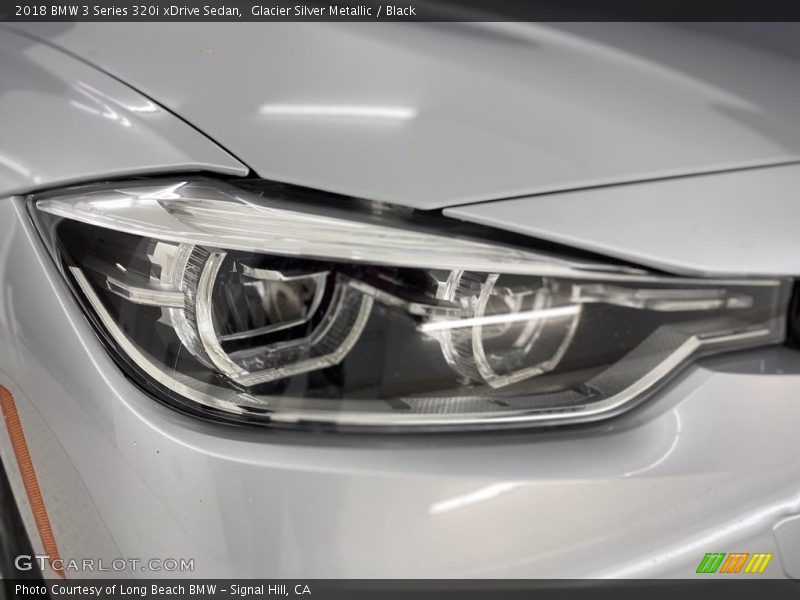 Glacier Silver Metallic / Black 2018 BMW 3 Series 320i xDrive Sedan