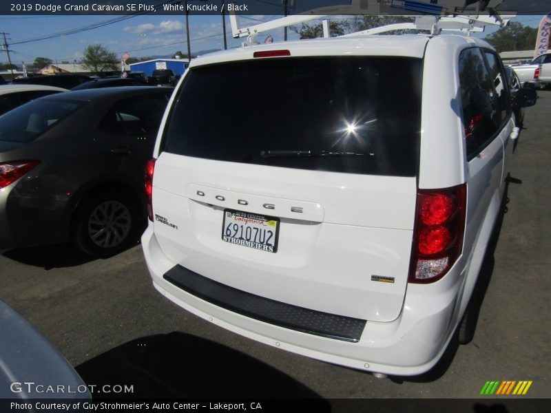 White Knuckle / Black 2019 Dodge Grand Caravan SE Plus