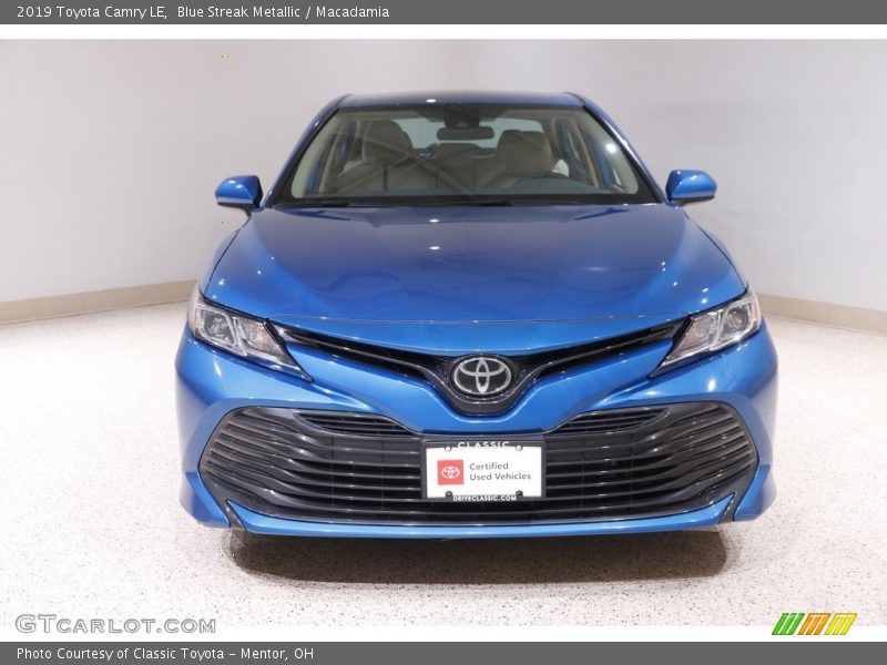 Blue Streak Metallic / Macadamia 2019 Toyota Camry LE