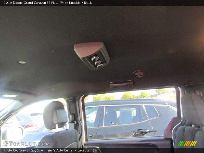 White Knuckle / Black 2019 Dodge Grand Caravan SE Plus