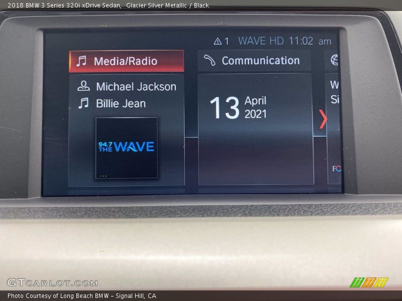 Glacier Silver Metallic / Black 2018 BMW 3 Series 320i xDrive Sedan