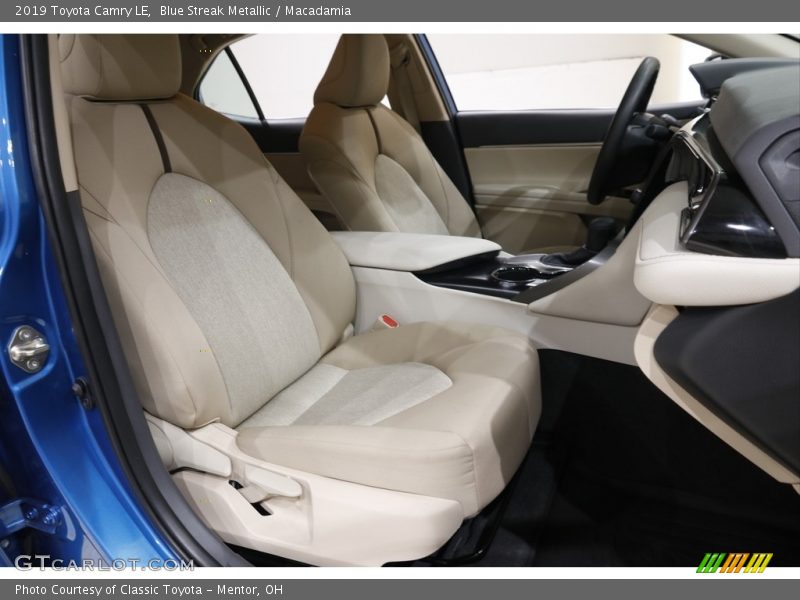 Blue Streak Metallic / Macadamia 2019 Toyota Camry LE
