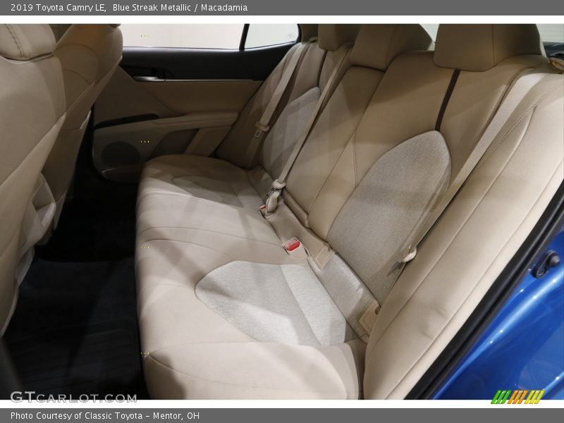 Blue Streak Metallic / Macadamia 2019 Toyota Camry LE