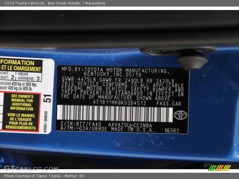 Blue Streak Metallic / Macadamia 2019 Toyota Camry LE