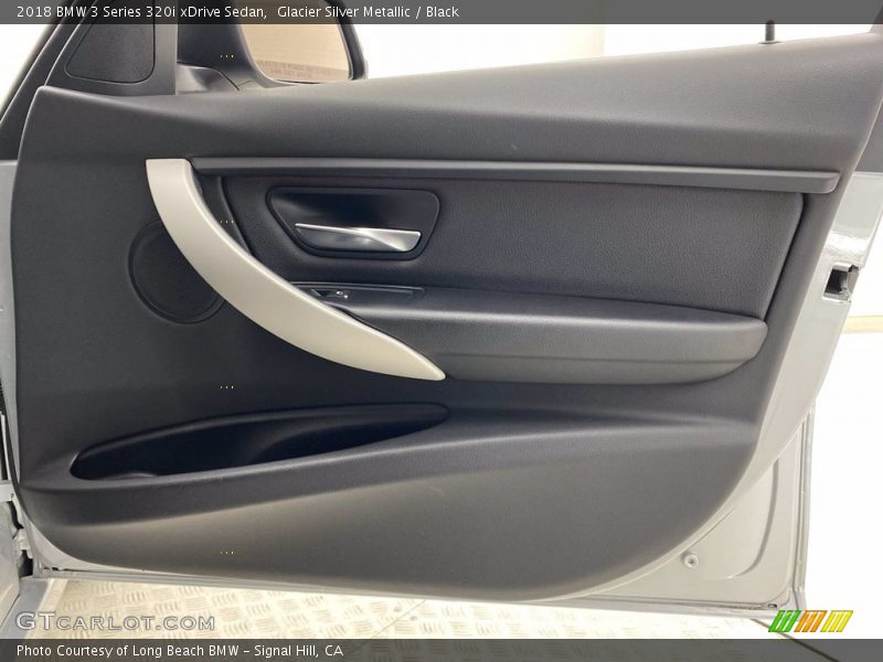 Glacier Silver Metallic / Black 2018 BMW 3 Series 320i xDrive Sedan