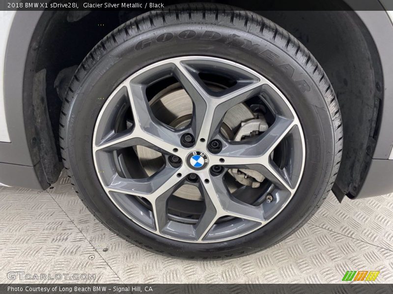 Glacier Silver Metallic / Black 2018 BMW X1 sDrive28i