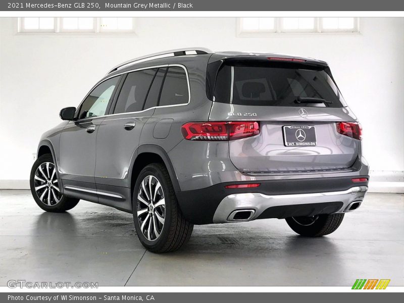 Mountain Grey Metallic / Black 2021 Mercedes-Benz GLB 250