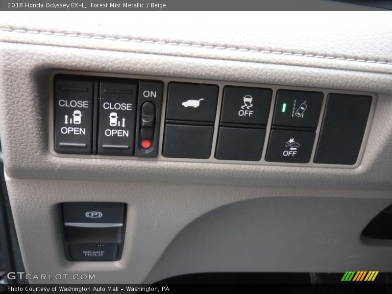 Forest Mist Metallic / Beige 2018 Honda Odyssey EX-L