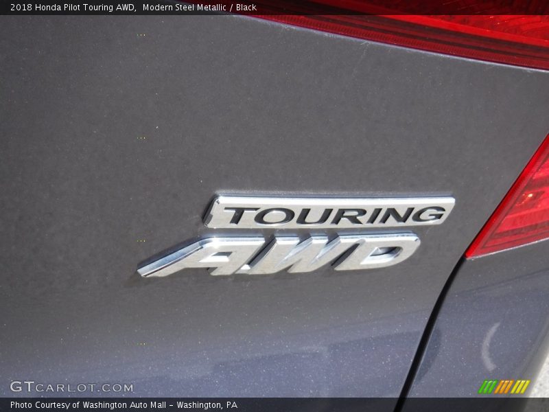 Modern Steel Metallic / Black 2018 Honda Pilot Touring AWD
