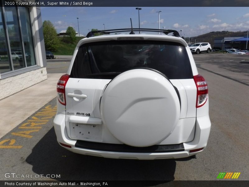 Super White / Sand Beige 2010 Toyota RAV4 I4