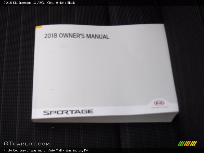 Clear White / Black 2018 Kia Sportage LX AWD