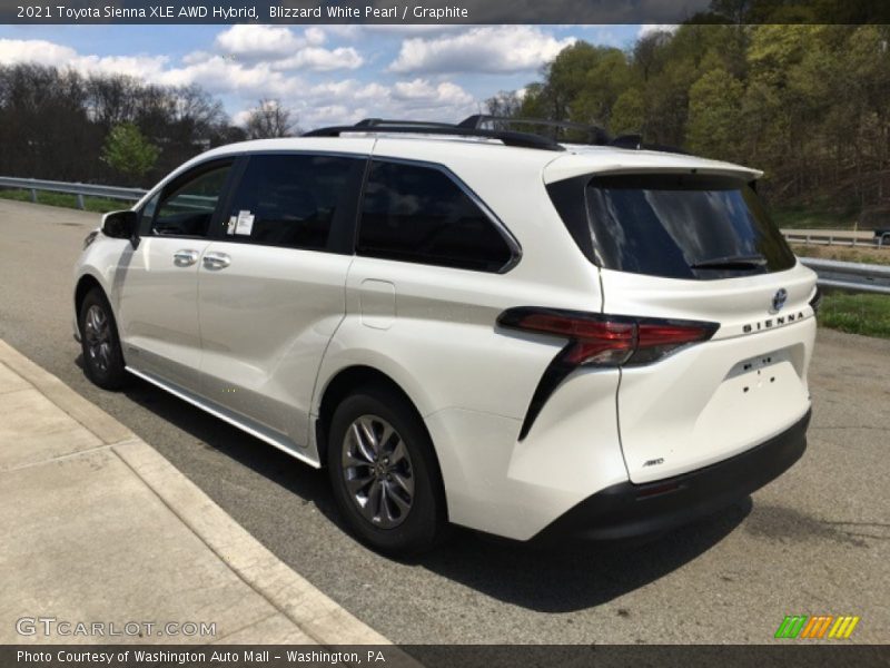 Blizzard White Pearl / Graphite 2021 Toyota Sienna XLE AWD Hybrid